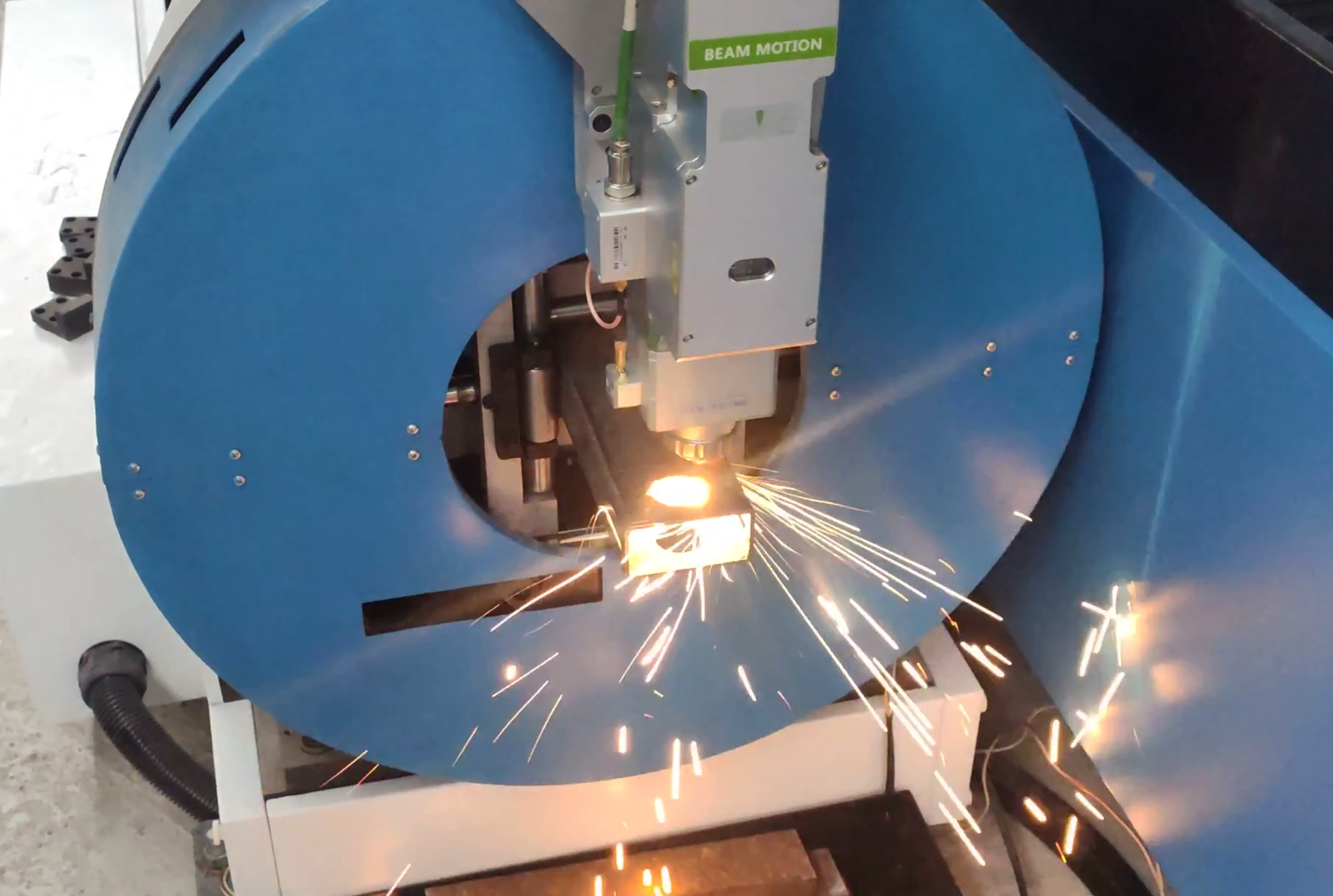 Точная лазерная резка металла на заказ в Санкт-Петербурге