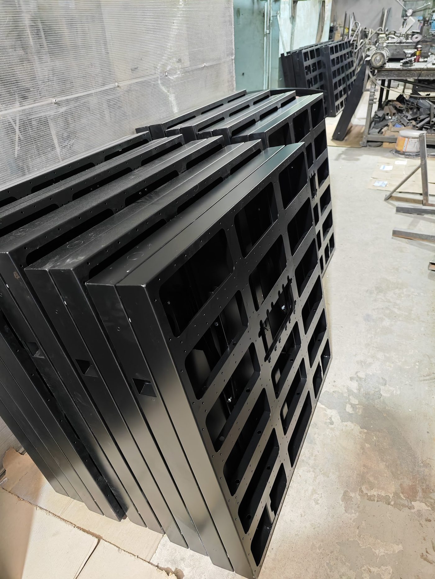 Покраска металлических каркасов